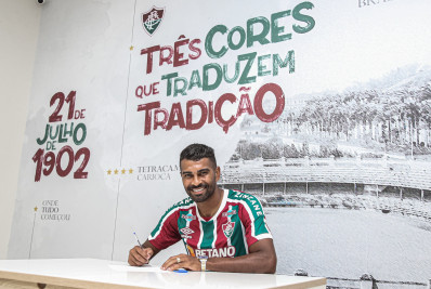 Após ter contratação contestada, Thiago Santos vê Diniz como 'porto seguro' no Fluminense: 'Me escolheu'