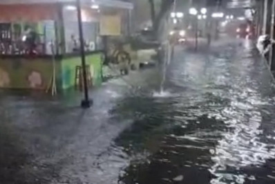 Com rajadas de vento de mais de 80 km/h, temporal causa transtornos em Resende