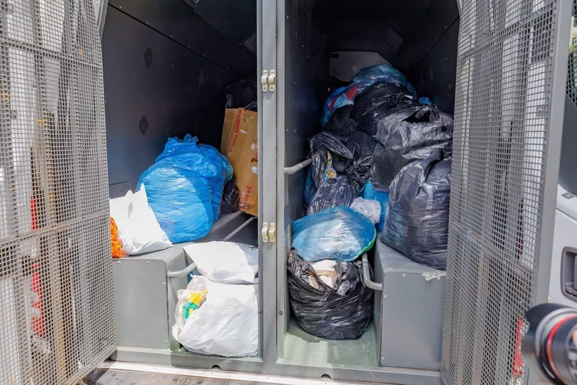 Teresópolis recebe doação de roupas e calçados da Polícia Civil - Bruno Nepomuceno / Prefeitura de Teresópolis