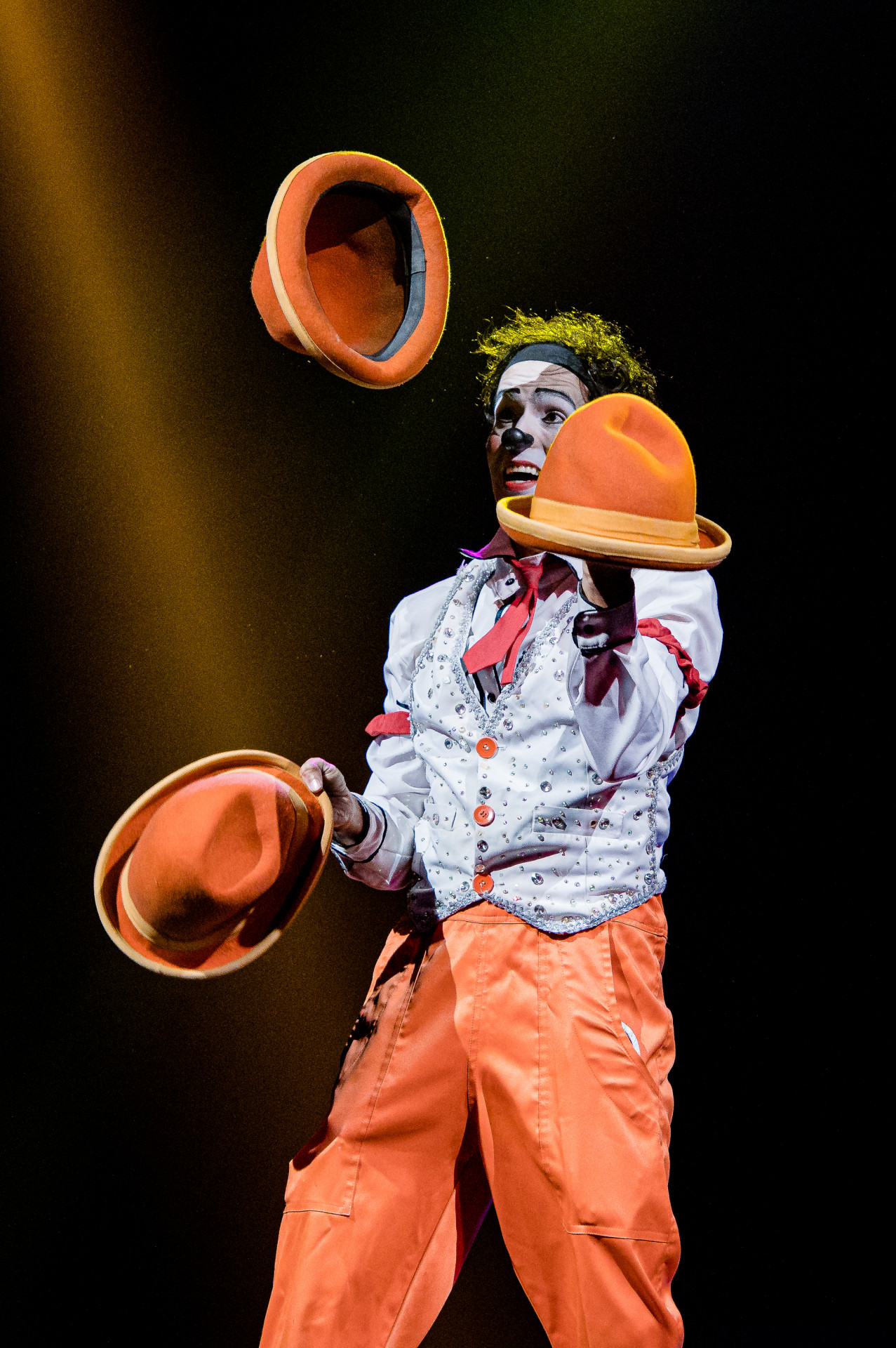 Cirque Amar promete encantar crianças e adultos - Divulgação