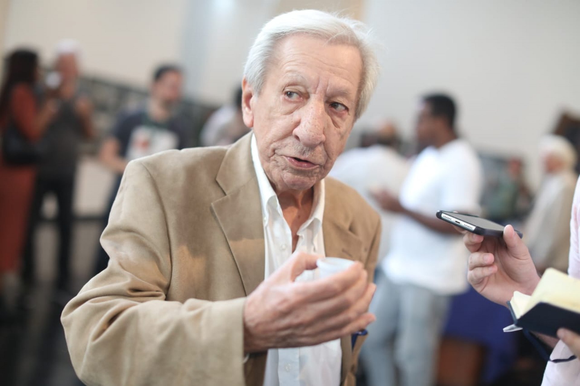 Luarlindo Ernesto, jornalista mais antigo do O DIA em atividade, foi homenageado nesta sexta-feira (31) na Associação Brasileira de Imprensa (ABI) - Pedro Ivo / Agência O Dia