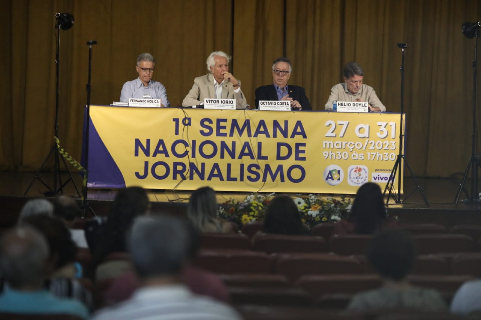 Luarlindo Ernesto, jornalista mais antigo do O DIA em atividade, foi homenageado nesta sexta-feira (31) na Associação Brasileira de Imprensa (ABI) - Pedro Ivo / Agência O Dia