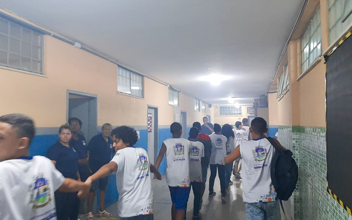 Escola municipal de Mesquita recebe treinamento para situa&ccedil;&otilde;es de emerg&ecirc;ncia