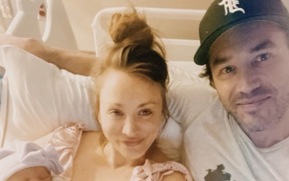 Kaley Cuoco, a filha, Matilda, e o namorado, Tom Pelphrey