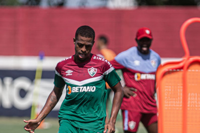 Com Lelê e Thiago Santos, Fluminense mantém aposta em mescla para formação do elenco