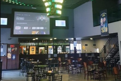 Paraná confirma acordo com casa de 'entretenimento adulto' e revolta torcedoras