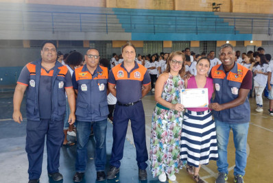 Alunos e funcionários receberam treinamento para situações de emergência em escola de Mesquita