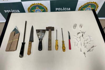 Ação da Segov apreende dezenas de armas brancas na Zona Sul