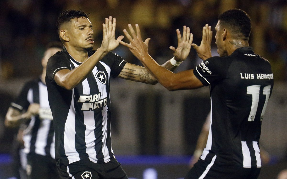 Botafogo Vira Contra O Audax Nos Acréscimos E Abre Vantagem Na Final Da Taça Rio Botafogo O Dia