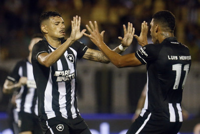 Botafogo vira contra o Audax nos acréscimos e abre vantagem na final da Taça Rio