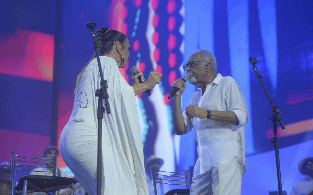 Gilberto Gil e Ivete Sangalo durante show pelo anivers&aacute;rio de Salvador