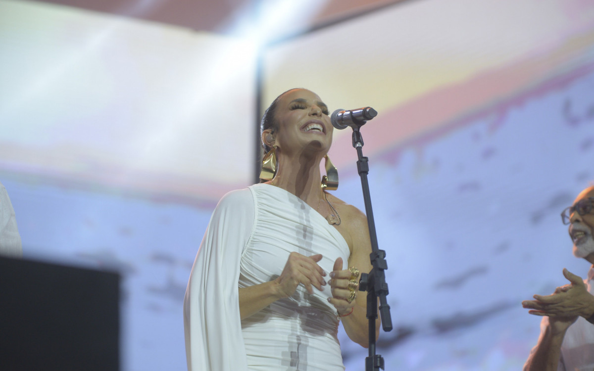 Ivete Sangalo durante show pelo anivers&aacute;rio de Salvador