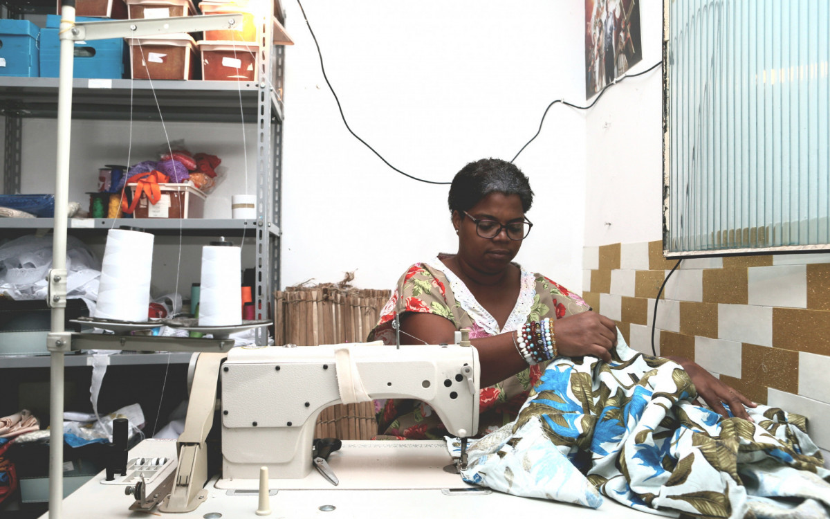 Márcia de Xangô no Ateliê Obinrin Odara, Ilê Omolu Oxum, em São João de Meriti