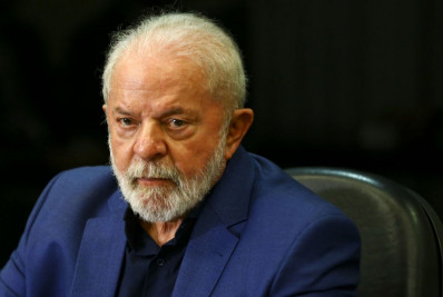 Lula volta ao Planalto após se afastar por problemas de saúde