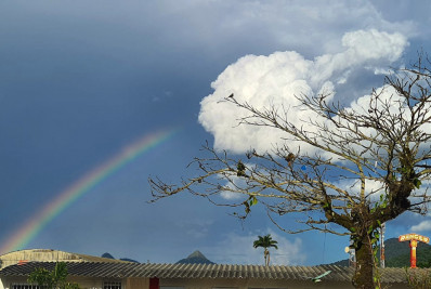 Maricá com céu nublado a parcialmente nublado e sem chuva