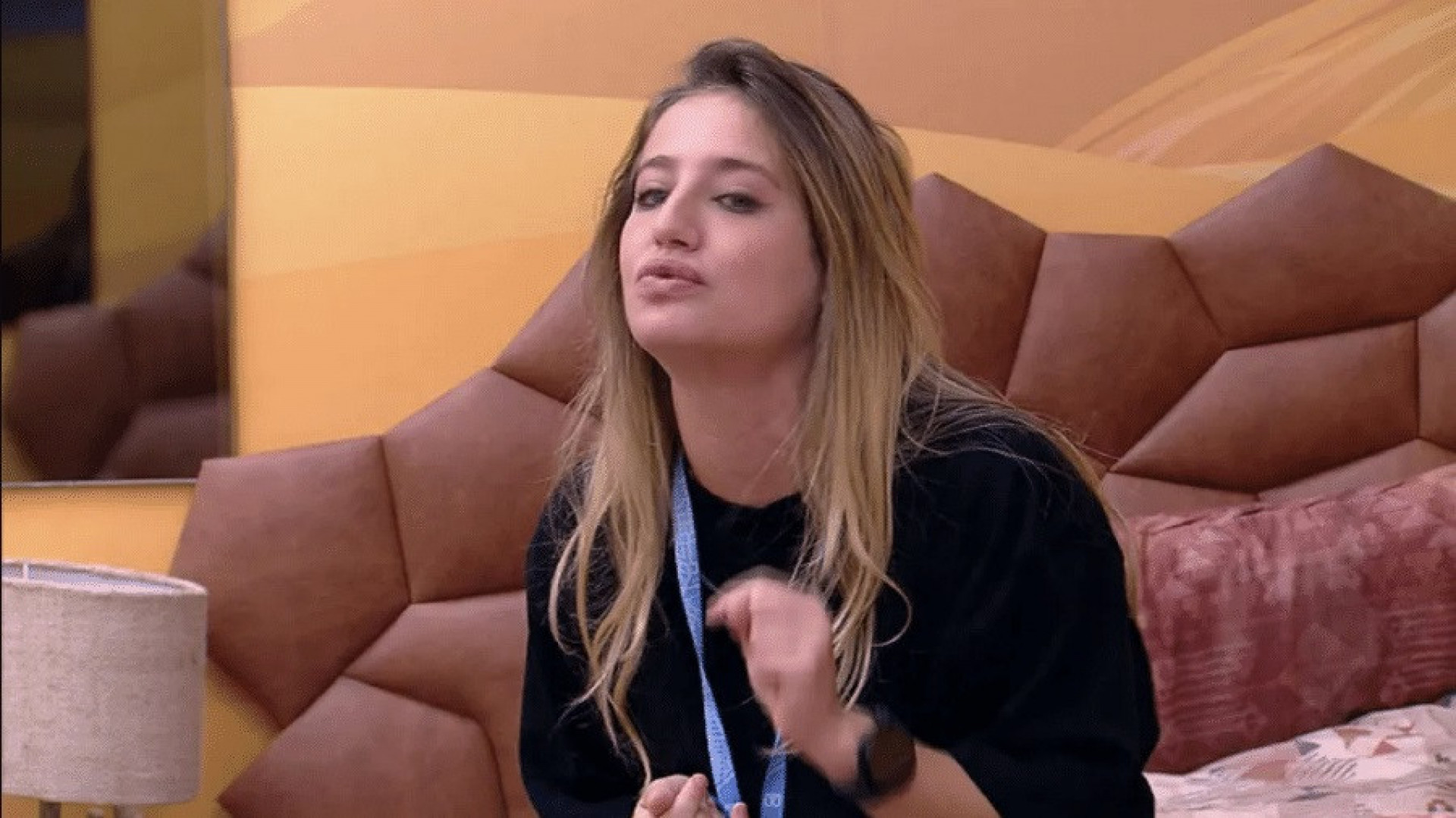 Bruna Griphao alfineta Fred Nicácio após ele se queixar de tempo gasto pelas sisters no Raio-x - Reprodução / Globoplay