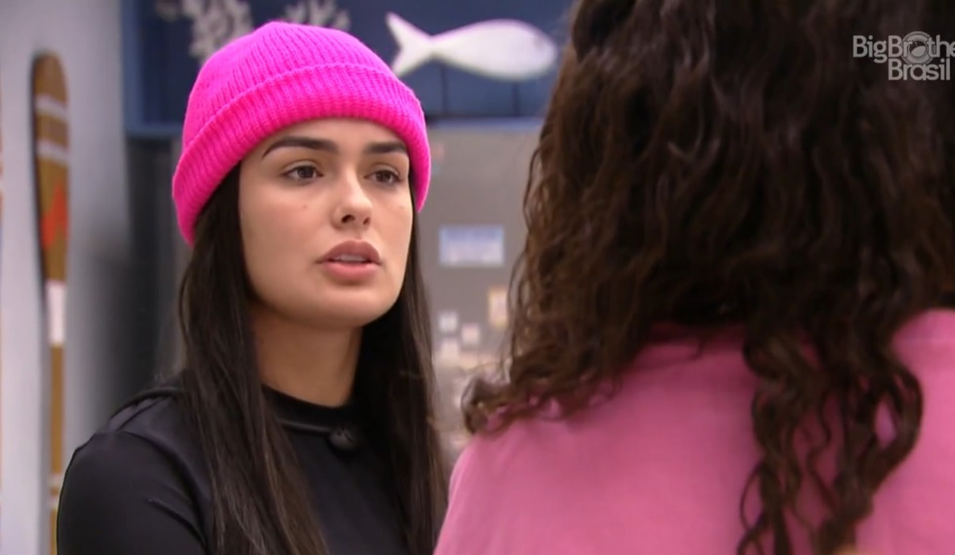 Domitila e Larissa conversam na cozinha da 'Xepa' - Reprodução de vídeo / TV Globo