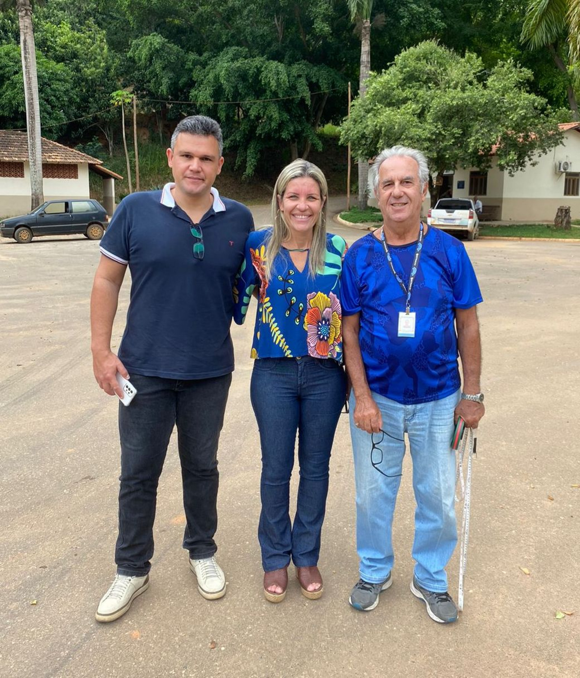 A prefeita Michelle Bianchini e o secret&aacute;rio de Governo Jo&atilde;o Vitor Pontes
foram ao Rural Park com o oficial do Detran-RJ Ant&ocirc;nio Carlos Ferreira - RODRIGO CUCO