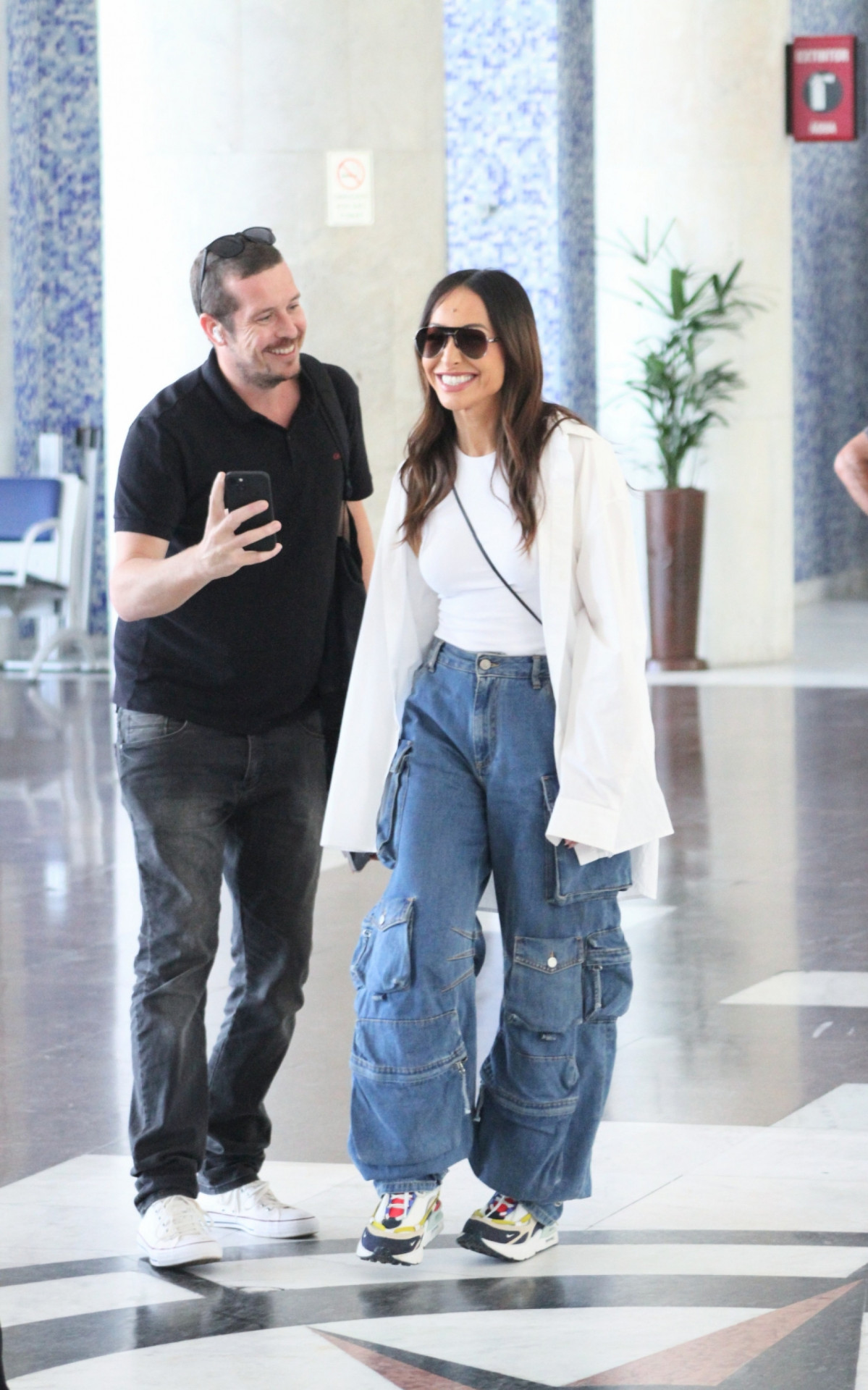 Sabrina Sato desembarca no aeroporto Santos Dumont 