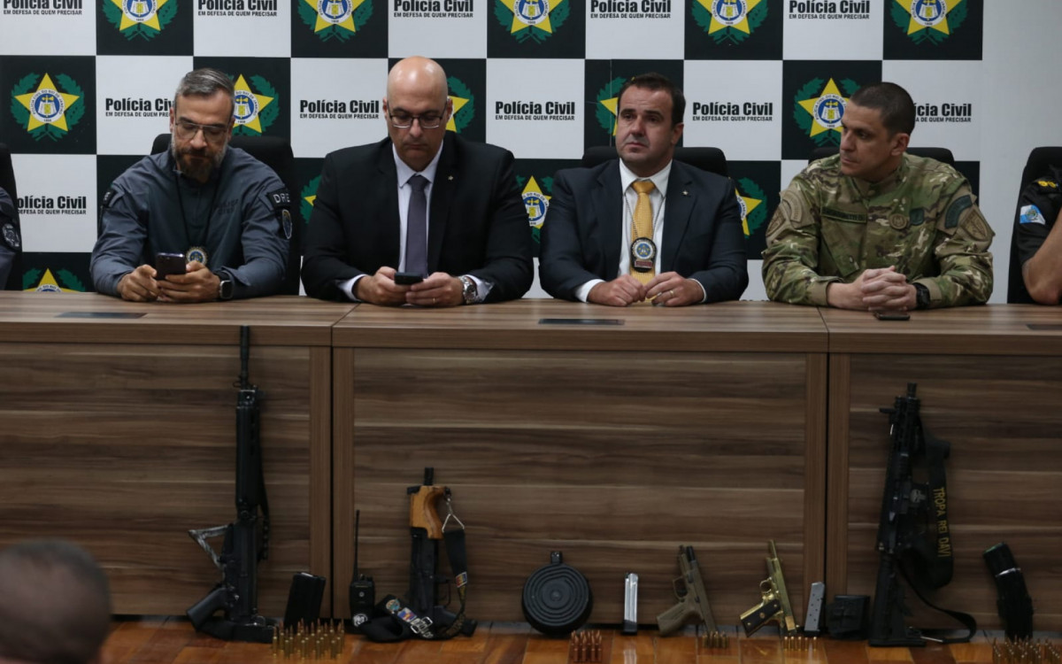 Representantes das pol&iacute;cias Militar e Civil realizaram uma coletiva para detalhar a pris&atilde;o de Rafael Alves, o Peixe