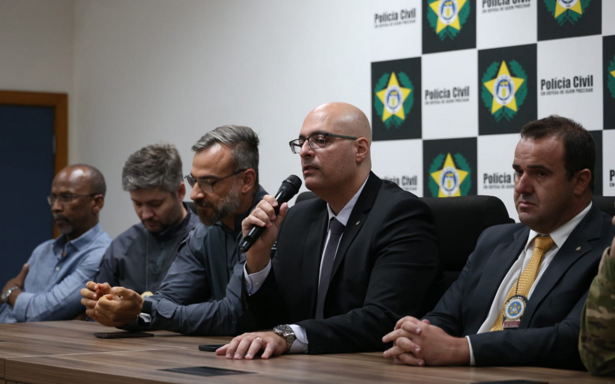 Representantes das pol&iacute;cias Militar e Civil realizaram uma coletiva para detalhar a pris&atilde;o de Rafael Alves, o Peixe
