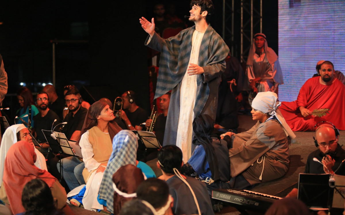 O espet&aacute;culo retrata v&aacute;rias passagens de Jesus Cristo antes de sua morte e ressurrei&ccedil;&atilde;o