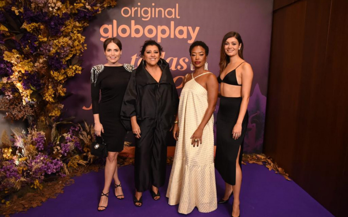 Letícia Colin, Regina Casé, Mariana Nunes e Sophie Charlotte na festa de lançamento da segunda parte da novela 'Todas as Flores' - Globo / Rafaela Cassiano