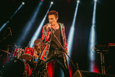 'Silvero Interpreta Belchior' estará em cartaz no Teatro SESI de Caxias