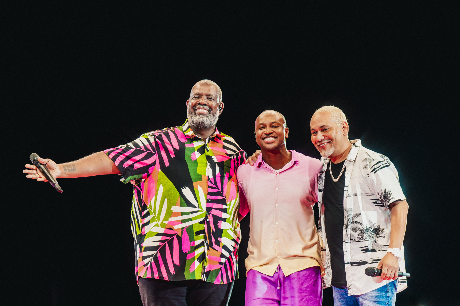 Thiaguinho comanda o show e recebe ex-companheiros do Exaltasamba
- fotos: Sandro Mendonça / divulgação