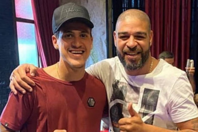 Atacante do Flamengo, Pedro revela história inusitada com Adriano Imperador