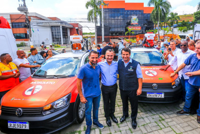 Belford Roxo recebe três ambulâncias  para o SAMU e sete carros fumacê