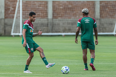 Fernando Diniz testa revelação do Fluminense e veteranos na vaga de Martinelli