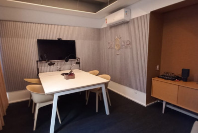 Garrafa PET transformada em revestimento acústico