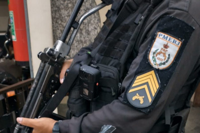 Homem é flagrado com pistola e drogas em Barra Mansa