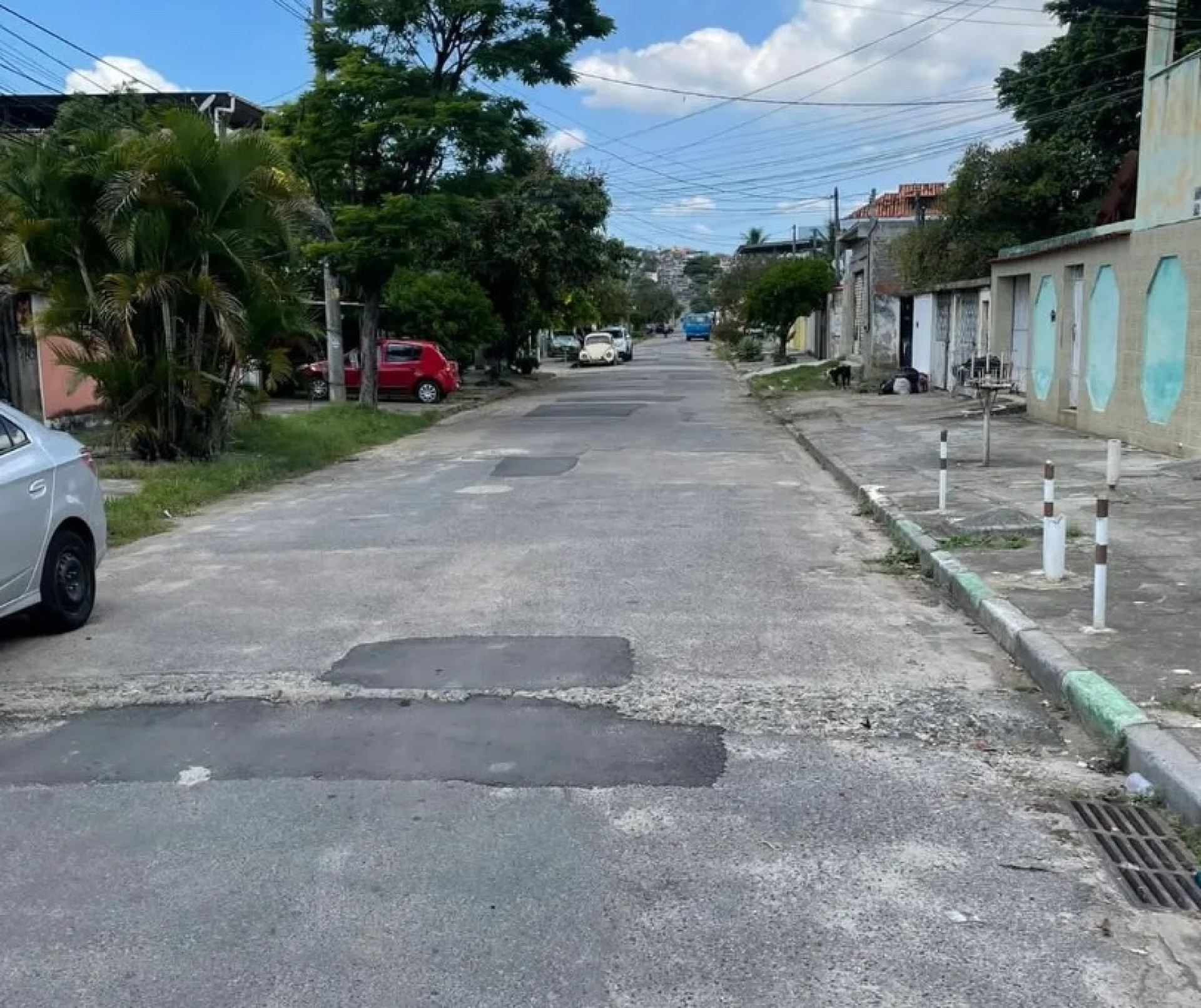 Uma das vias da Comunidade Az de Ouro limpa sem as barricadas retiradas do 20&ordm; BPM - Divulga&ccedil;&atilde;o