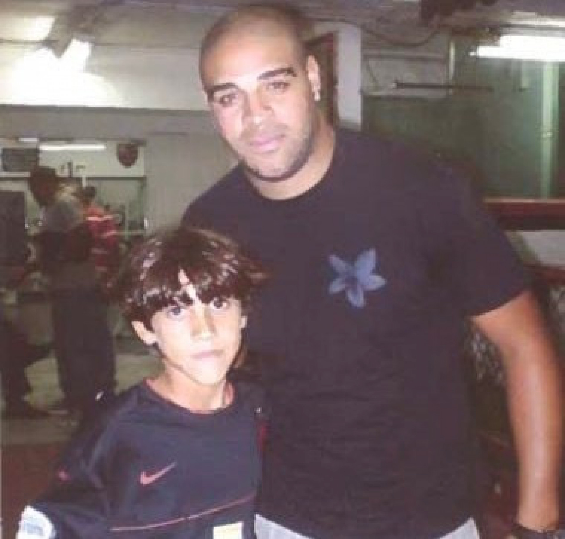 Pedro conseguiu refazer a foto com Adriano Imperador em 2009 - Arquivo Pessoal