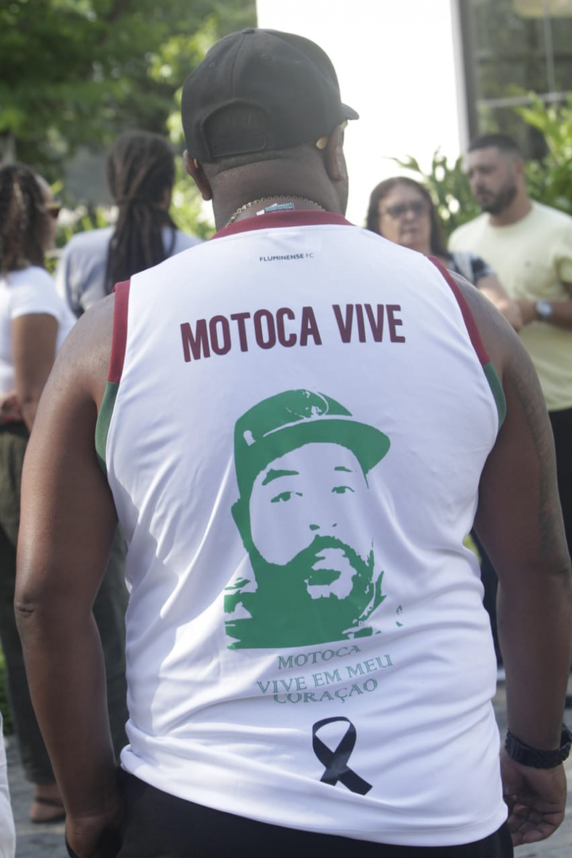 Amigos e familiares se reúnem para o velório do cinegrafista - Marcos Porto / Agência O Dia