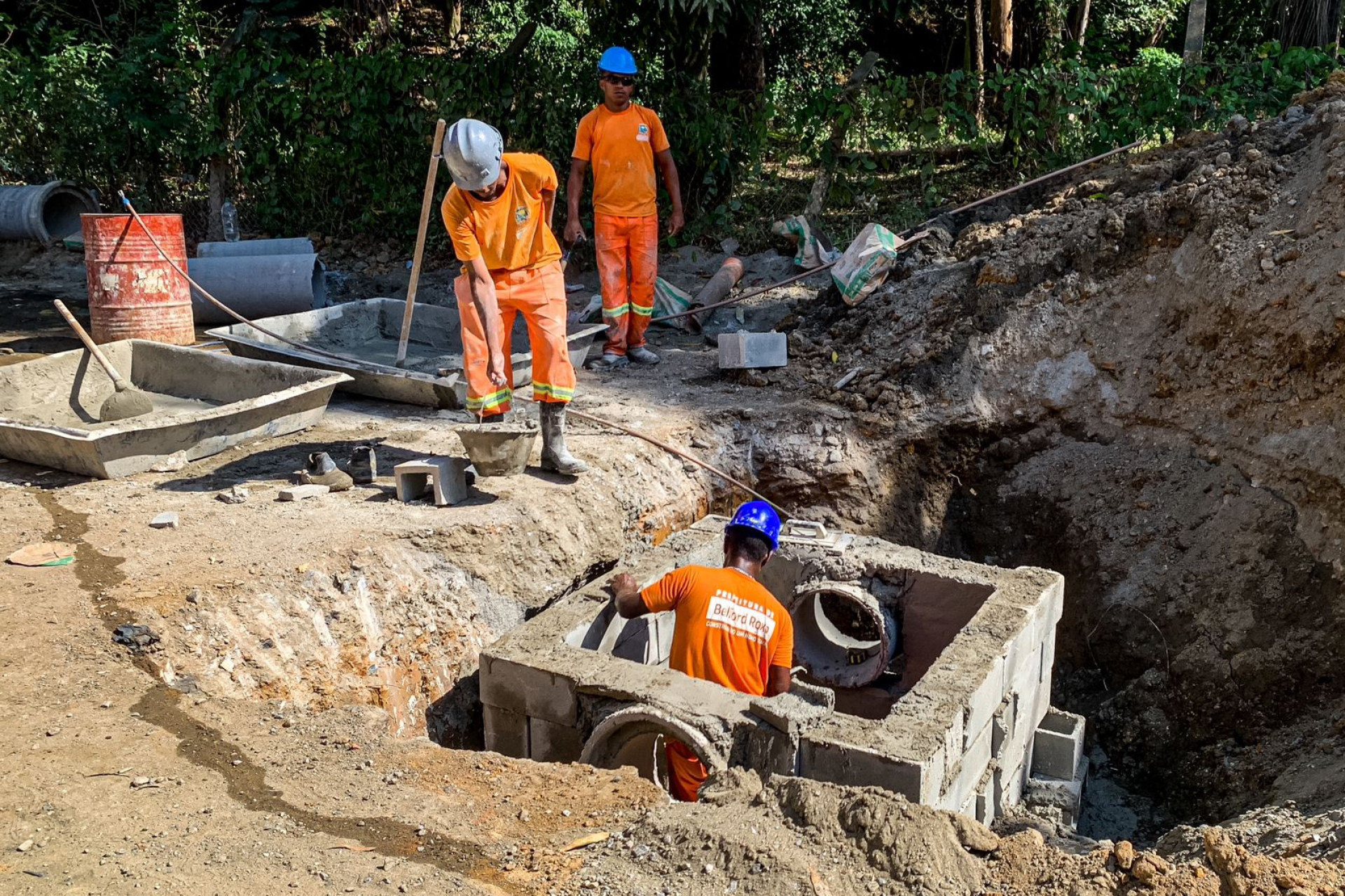 As caixas coletoras estão sendo construídas em diversas vias de Santa Tereza  - Divulgação / PMBR