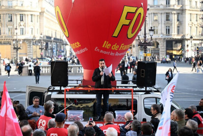 Novos protestos tomam ruas da França contra reforma da Previdência