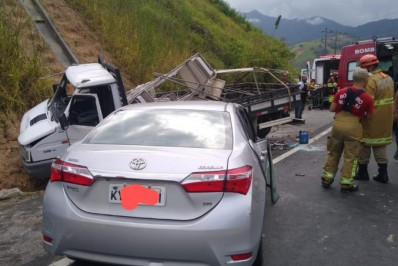 Acidente com cinco vítimas na Rio-Santos em Angra dos Reis