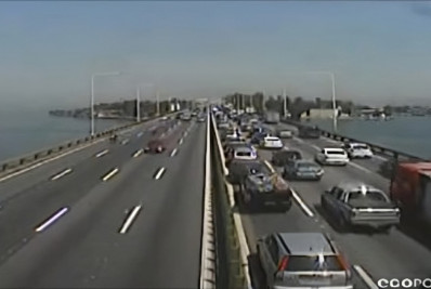 Estradas que dão acesso à Região dos Lagos tem fluxo intenso por conta do feriadão