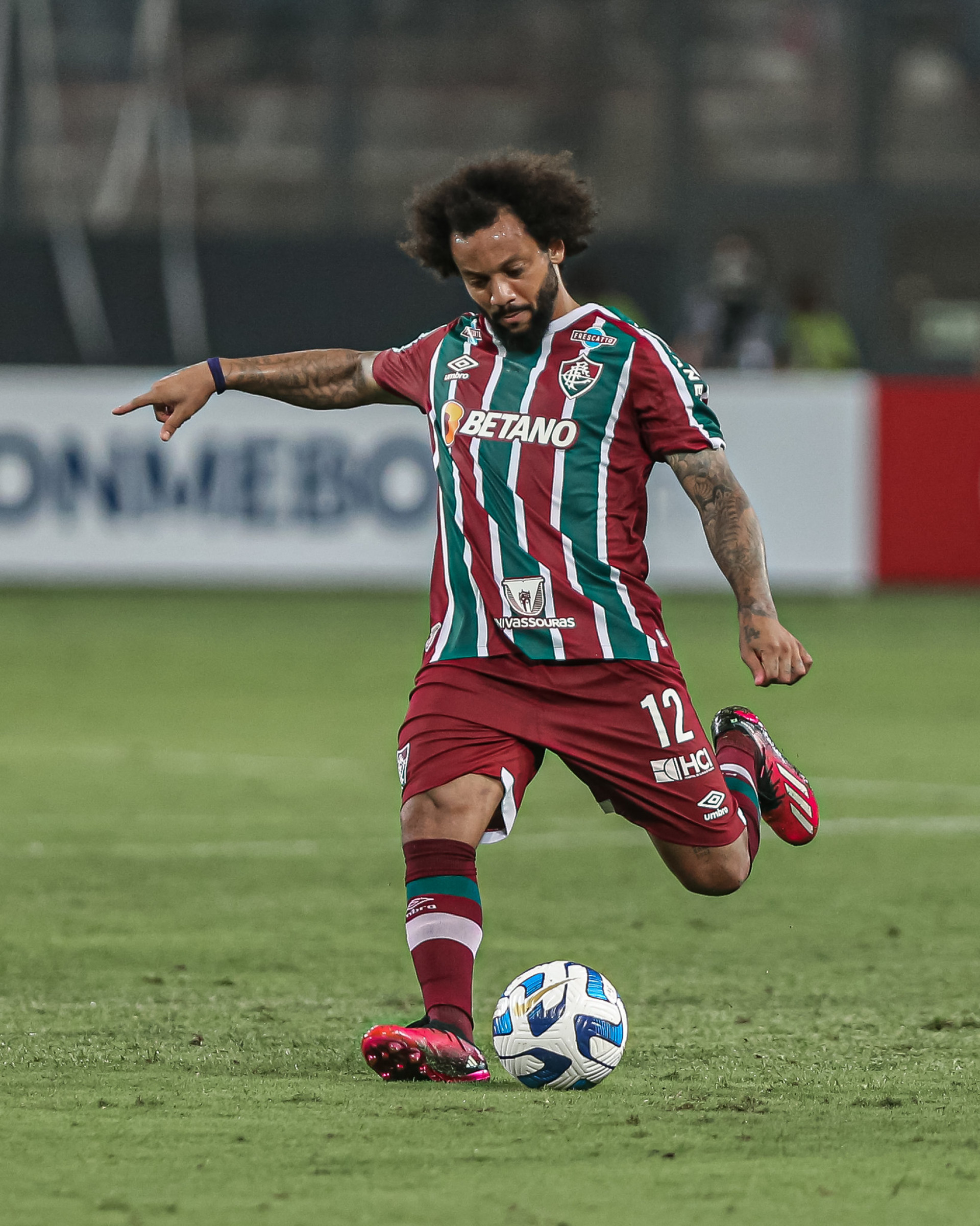 Marcelo comemora reestreia pelo Fluminense e primeiro jogo na Libertadores da carreira: 'Foi maravilhoso'
