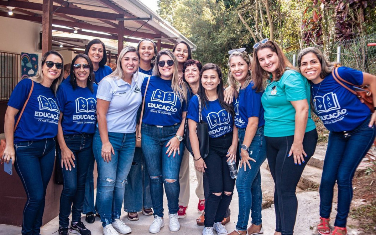 A prefeita Marina Rocha est&aacute; acompanha das professoras que v&atilde;o atuar na creche