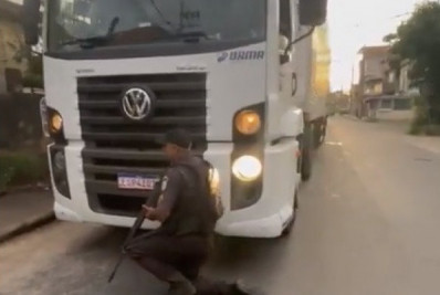 Policiais resgatam motorista sequestrado na Via Dutra