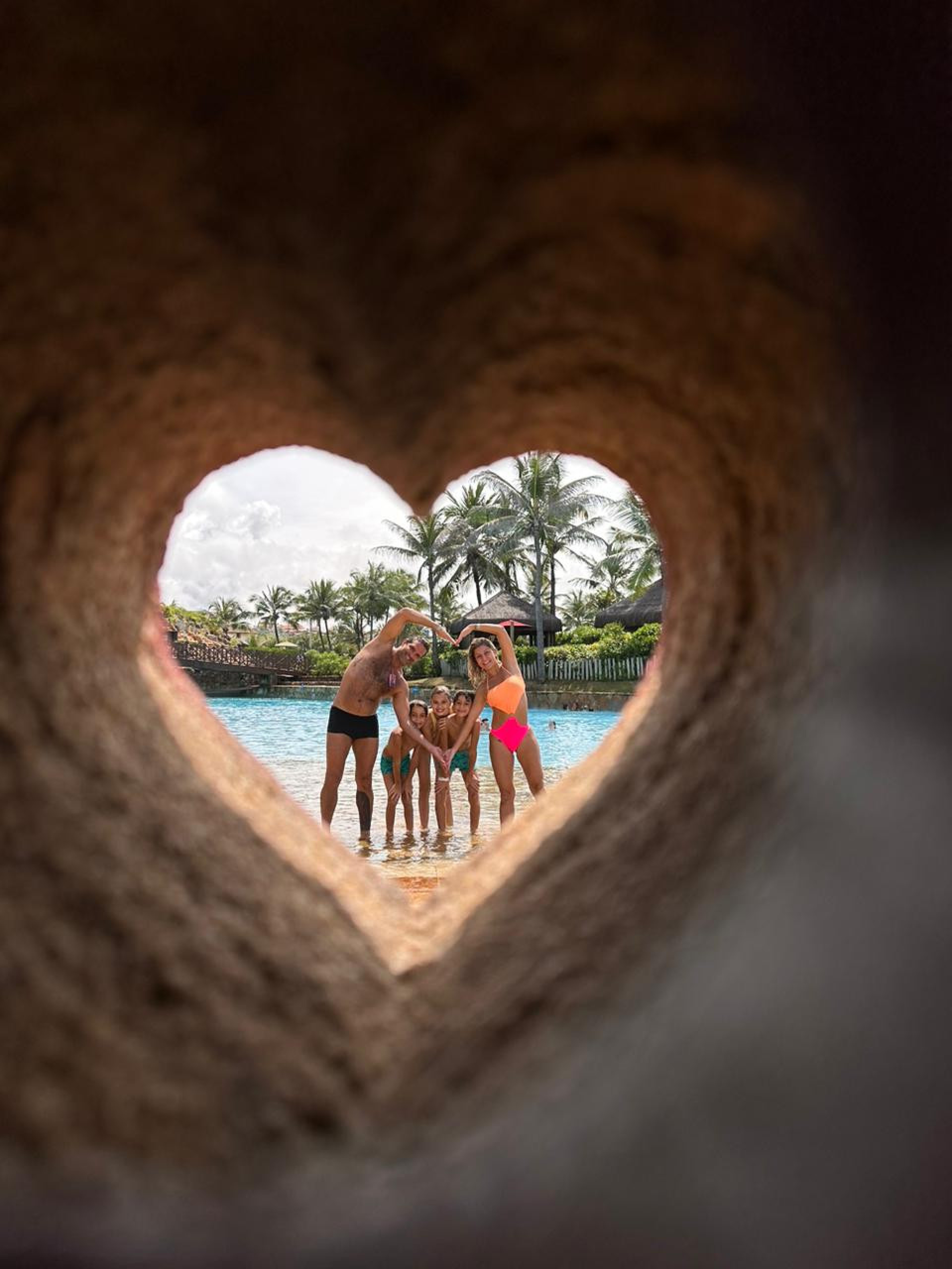 B&aacute;rbara Borges e Iran Malfitano fazem primeira viagem com os filhos juntos - Divulga&ccedil;&atilde;o