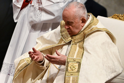 Com febre, Papa Francisco cancela agenda 