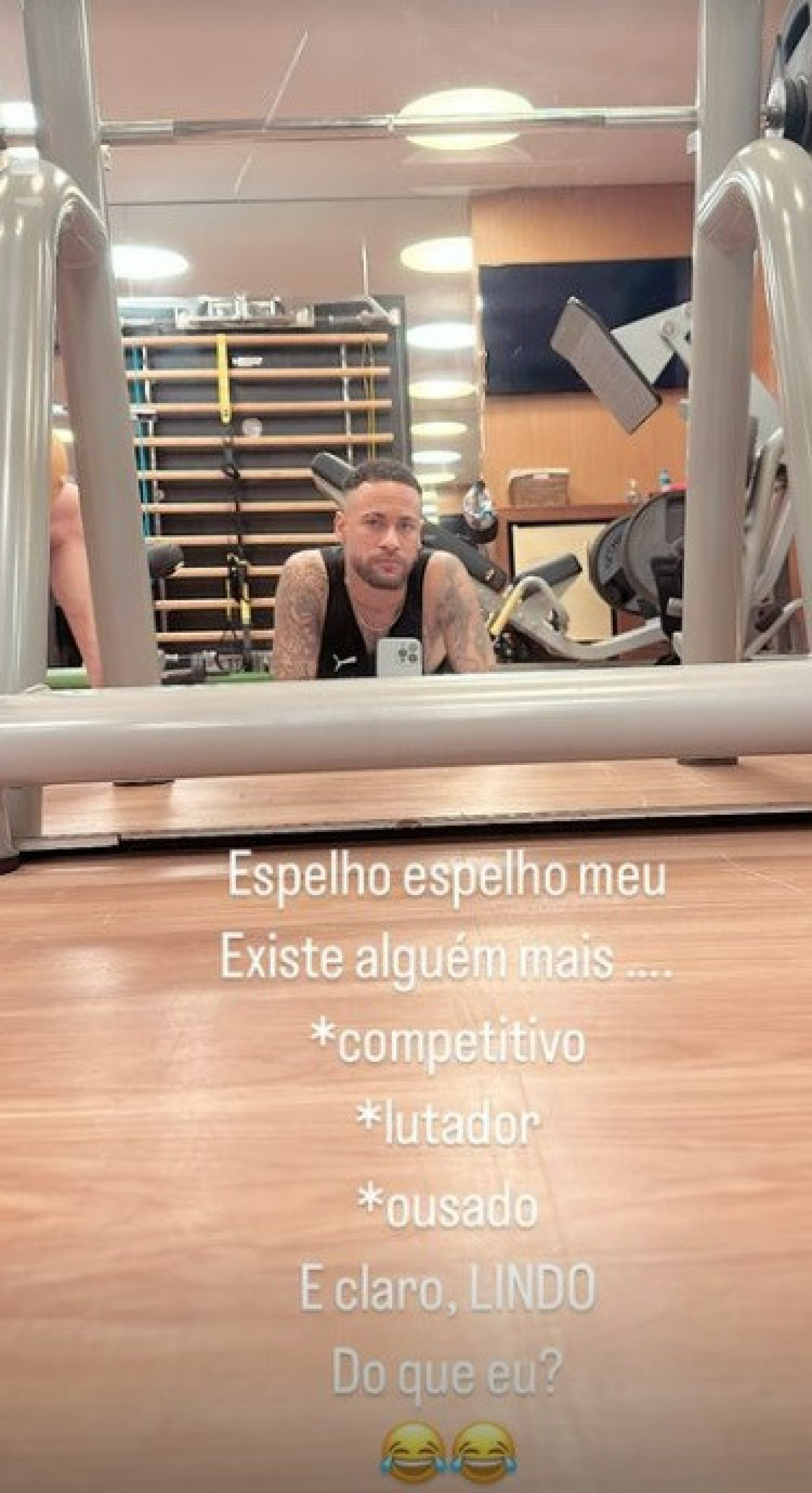 Neymar posa para foto em academia  - Reprodução do Instagram