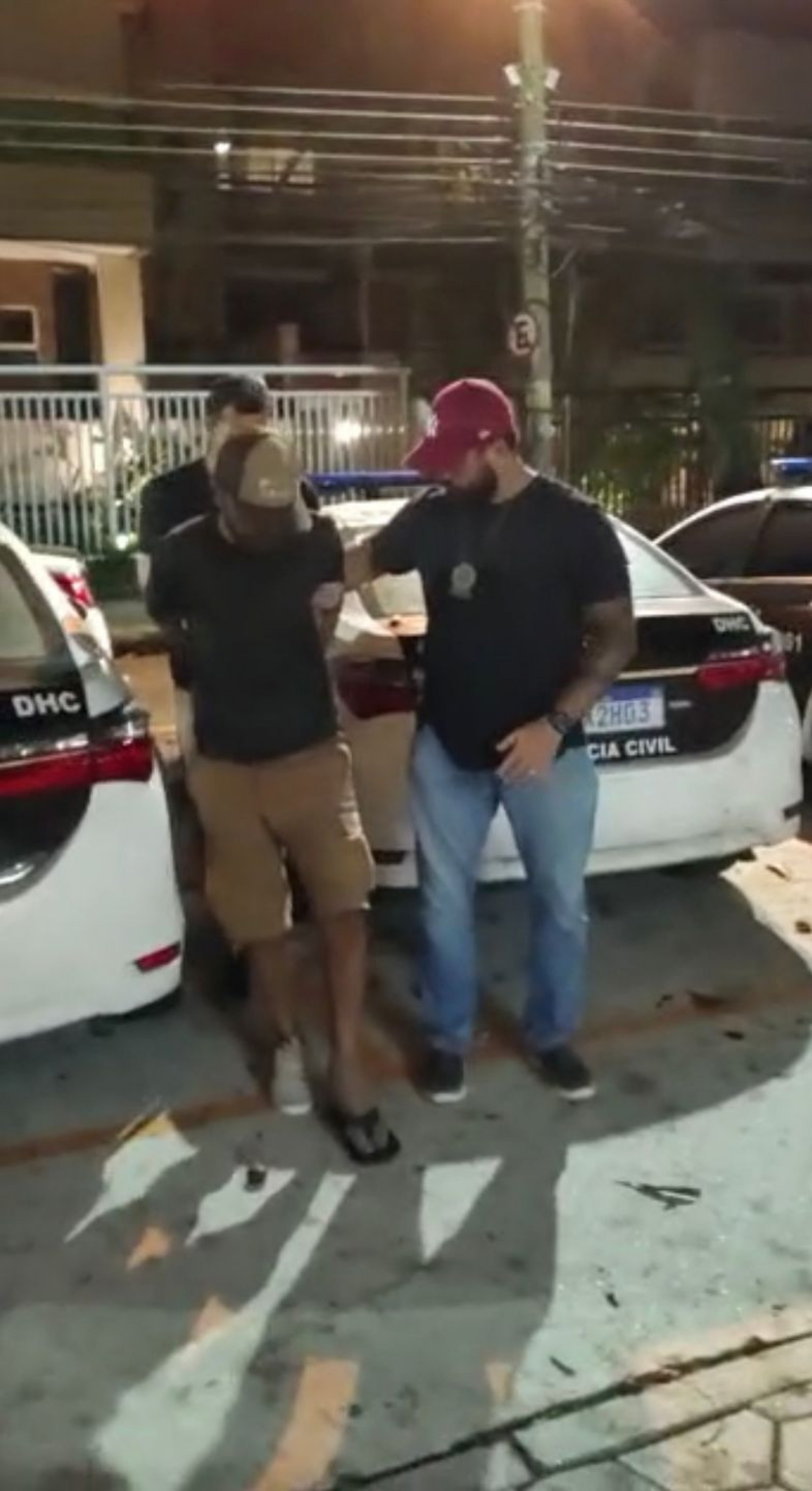 Thiago Salgado dos Santos foi preso na noite desta sexta-feira, na Praça da República - Reprodução