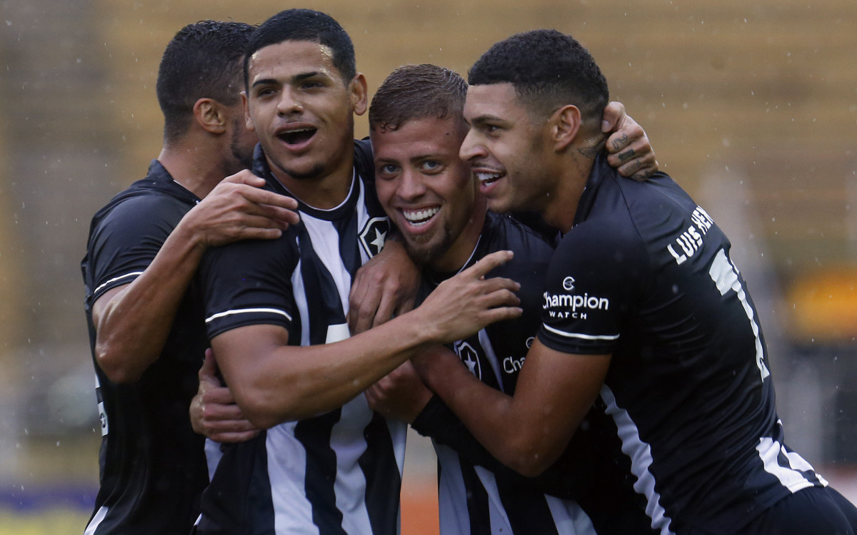 Botafogo voltou a vencer o Audax e faturou a Taça Rio