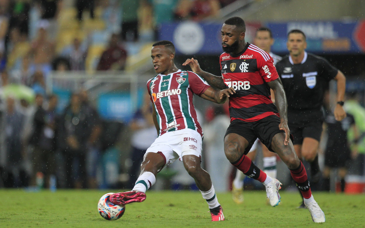 Fluminense conquistou o t&iacute;tulo do Carioca ao golear o Flamengo